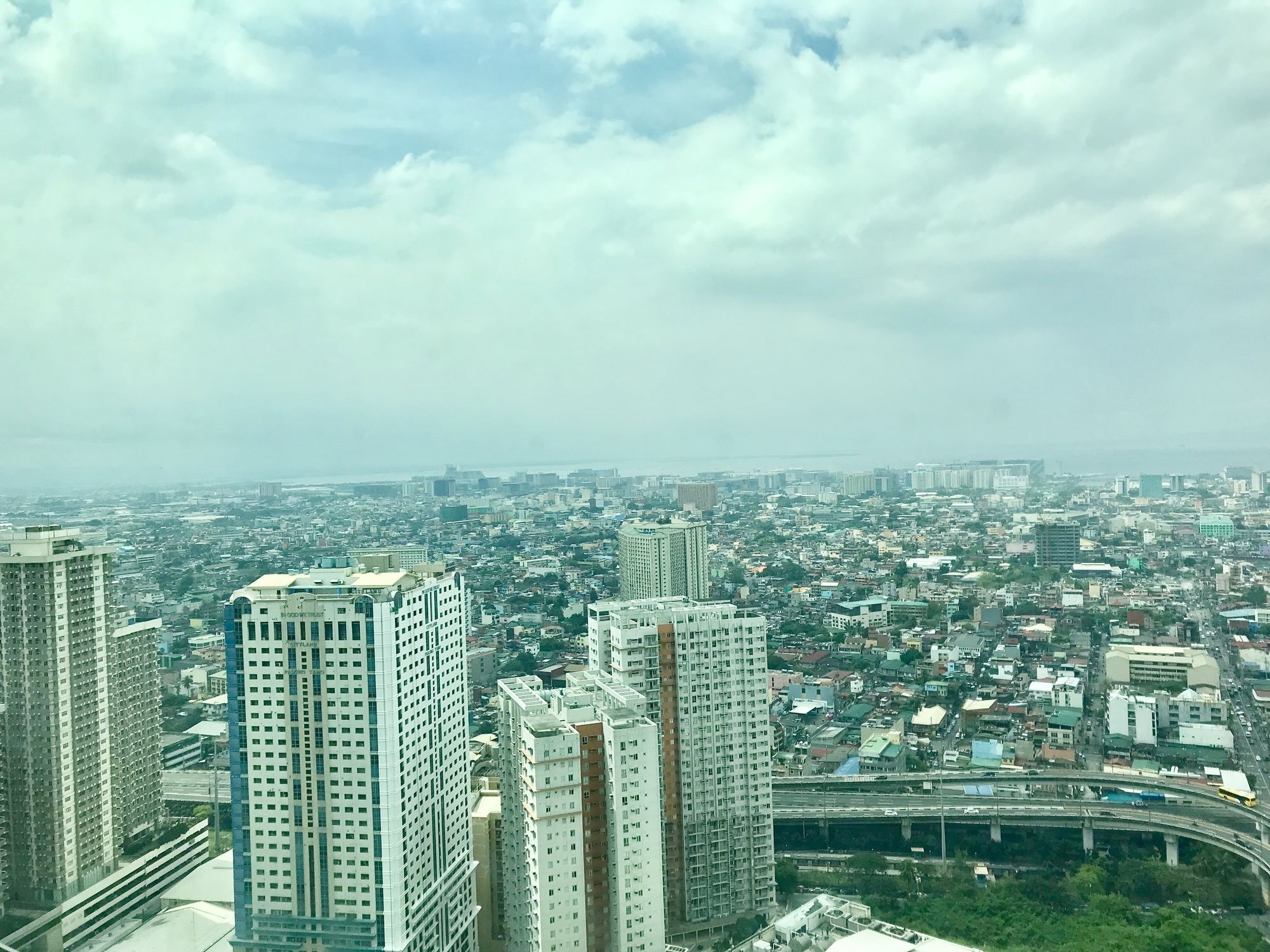 The Beacon Serviced Residences 마카티 외부 사진